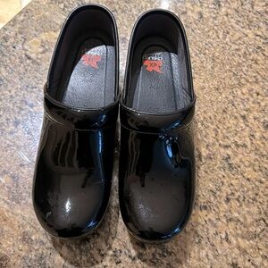 Dansko professional XP clog, black patent leather